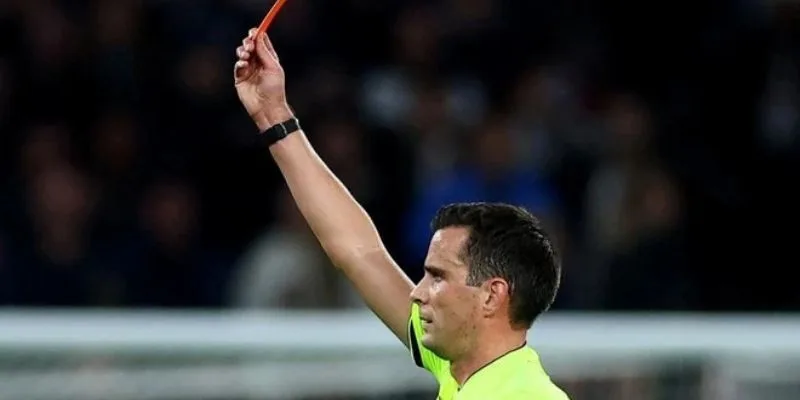 Đội pressing điên cuồng có thể tạo thẻ đỏ sớm phút 30–55