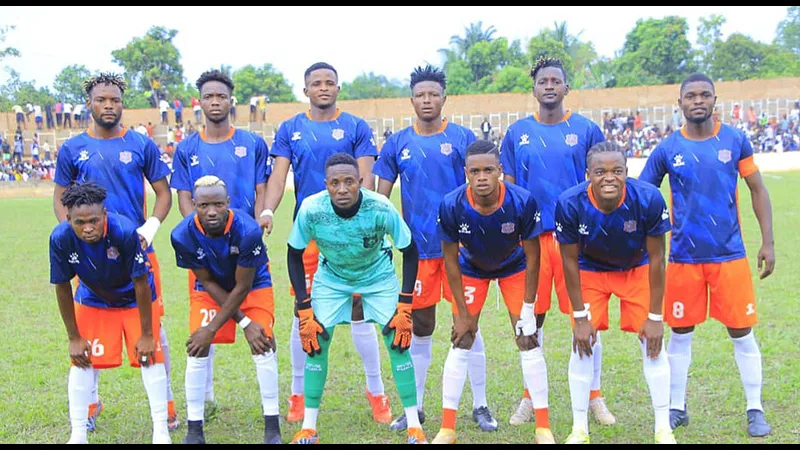 Tanganyika đang tấn công trước sự chặn đứng quyết liệt từ Malole trên sân cỏ Tanganyika đang tấn công trước sự chặn đứng quyết liệt từ Malole trên sân cỏ